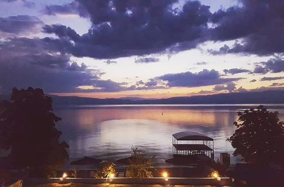Hotel Лагадін Екстер'єр фото