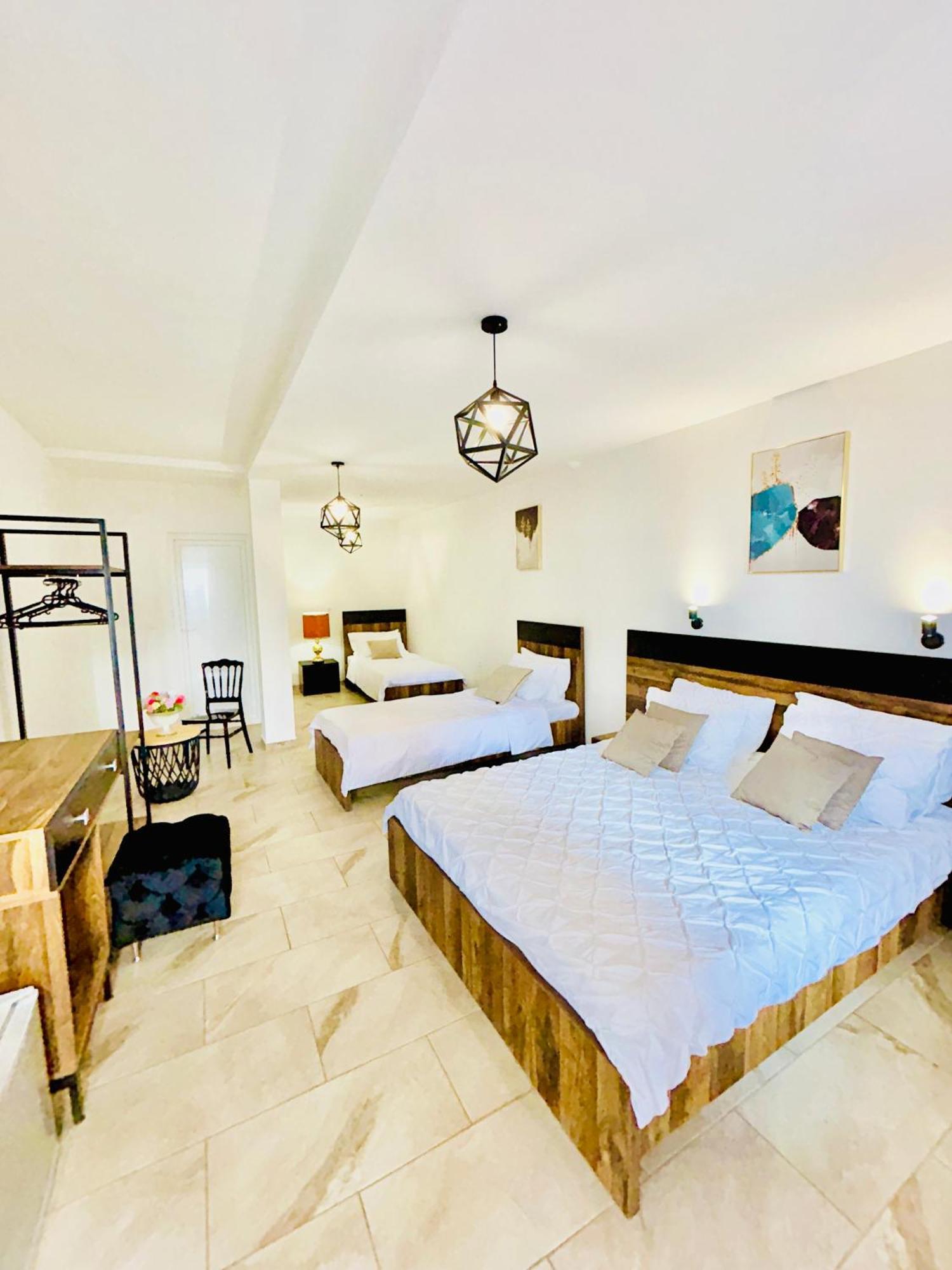 Hotel Лагадін Екстер'єр фото