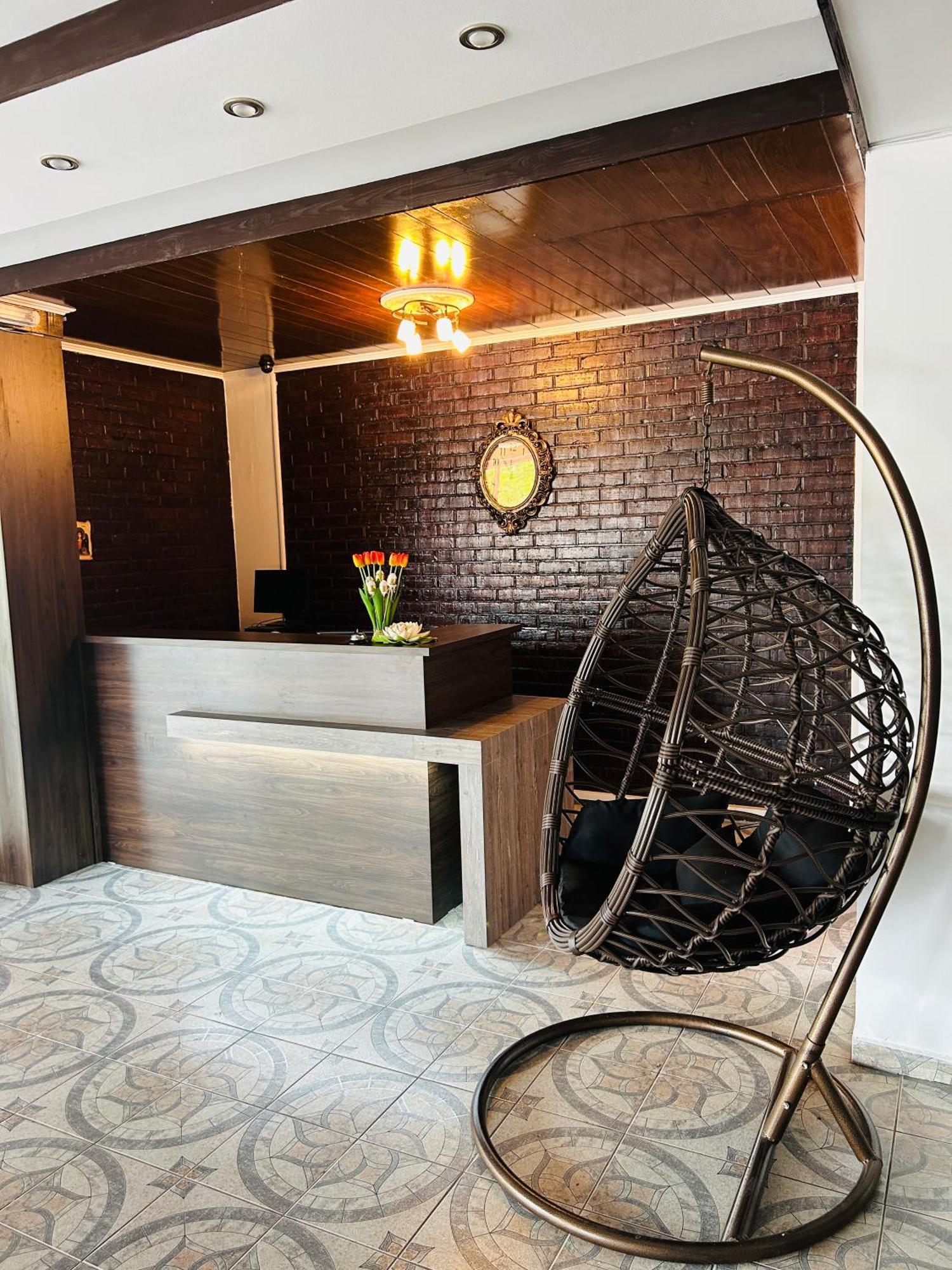 Hotel Лагадін Екстер'єр фото