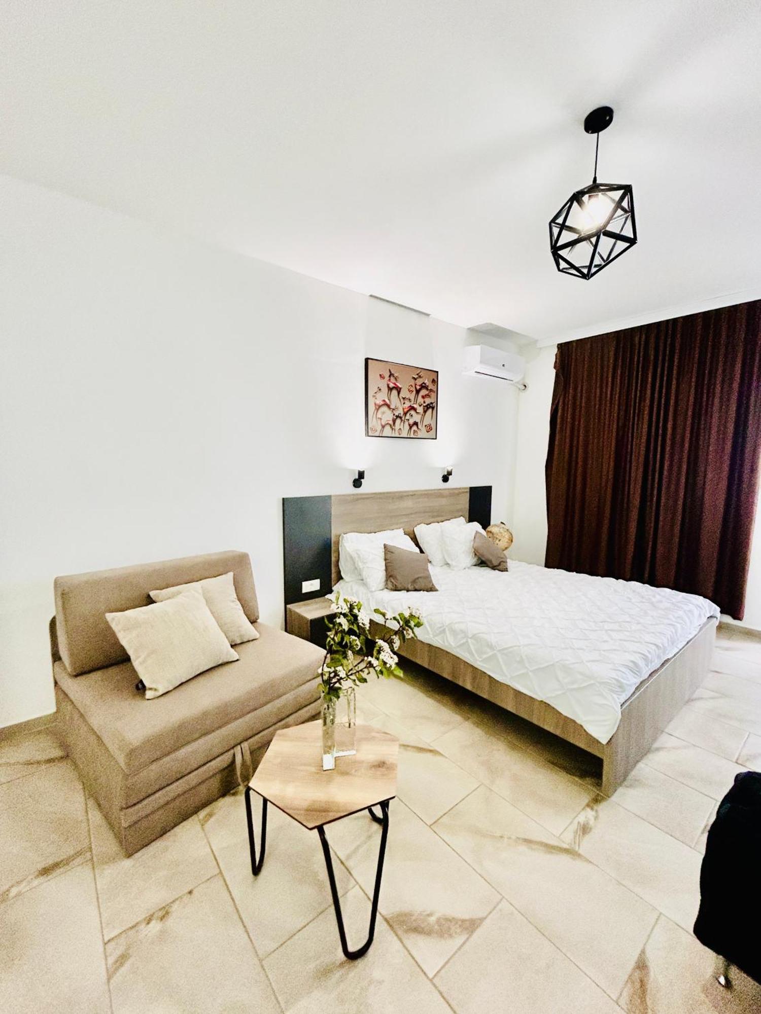 Hotel Лагадін Екстер'єр фото